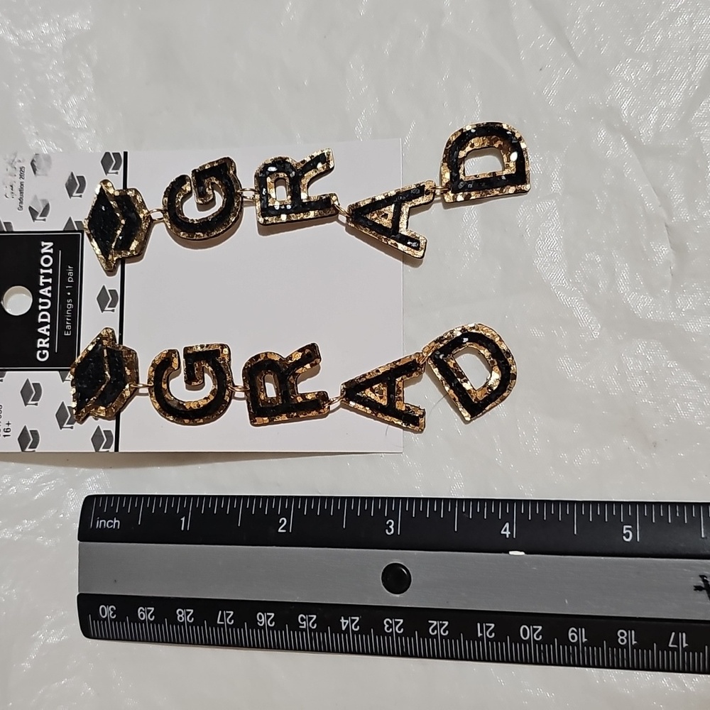Grad Post Back Earrings Lightweight New - Picture 5 of 5